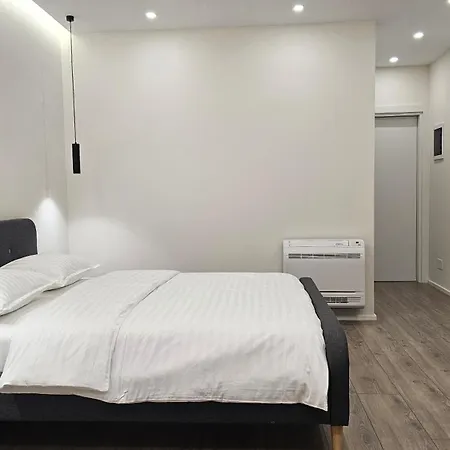 Feels Like Apartments, Boulevard شقة تيرانا