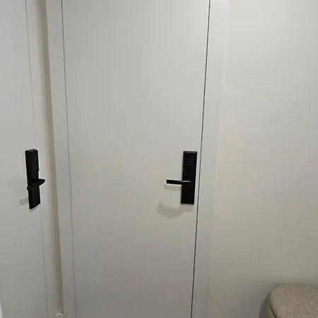 Feels Like Apartments, Boulevard شقة